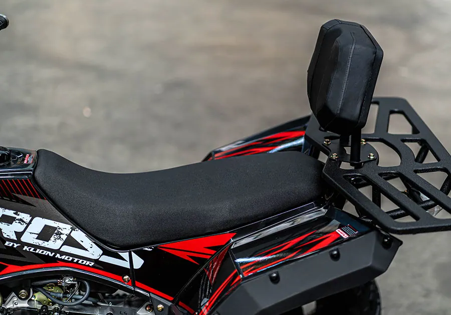 COMMANDER 250 XCROSS เบาะนั่งดีไซน์สปอร์ตพร้อมพนักพิง