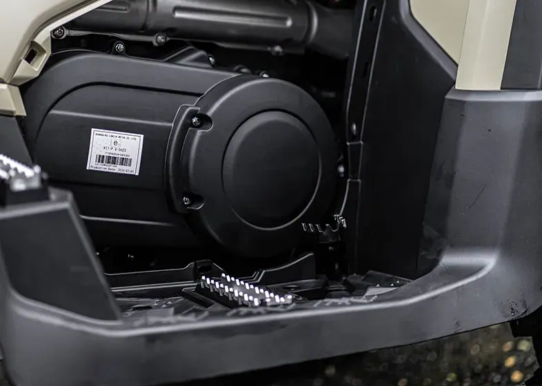 XWOLF 700L MUD EPS 4x4 เบรกเท้า