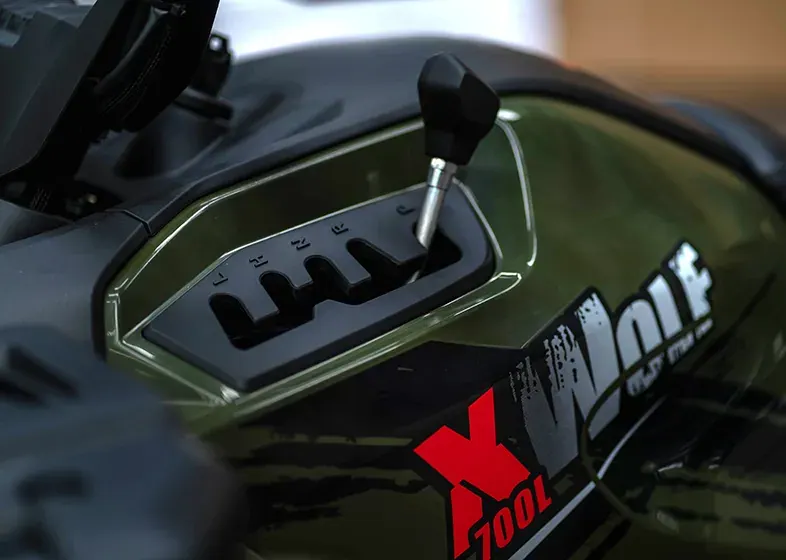 XWOLF 700L EPS 4x4 Parking Gear
